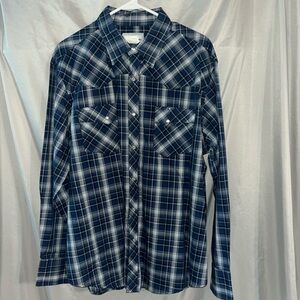 Wrangler Blue and White Checkered Button Down Shirt